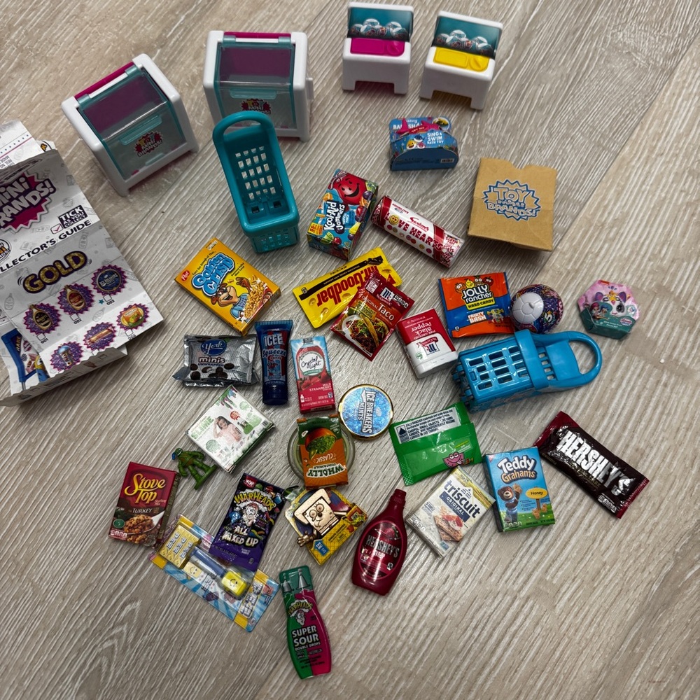 Mini brands Miniature Snack and Candy Toy Set